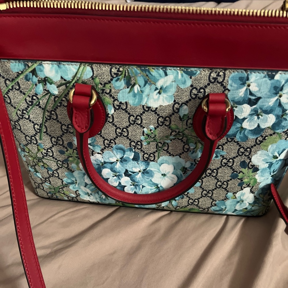 Gucci small gg supreme blooms